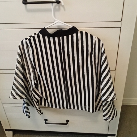Ladies Gracia Black & White Blouse - Picture 4 of 6